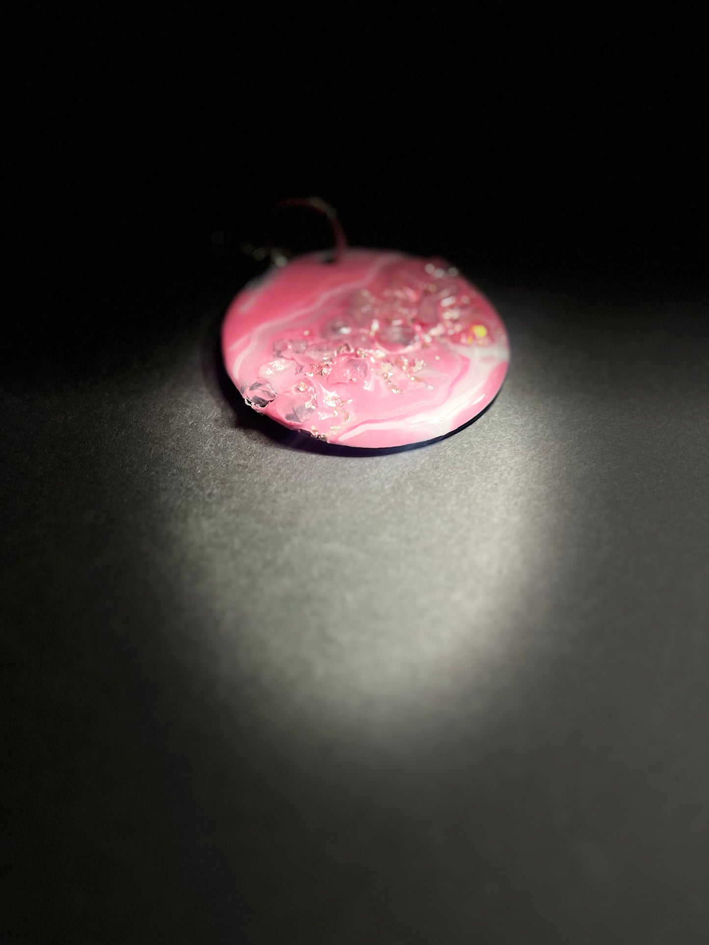Waves In Pink Sparkles Geode Keychain